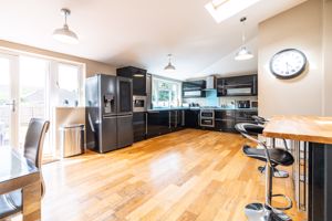 Kitchen/Diner- click for photo gallery